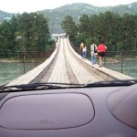 Подвесной мост через Катунь по дороге к Ая 