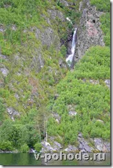 Другой водопад на Телецком озере